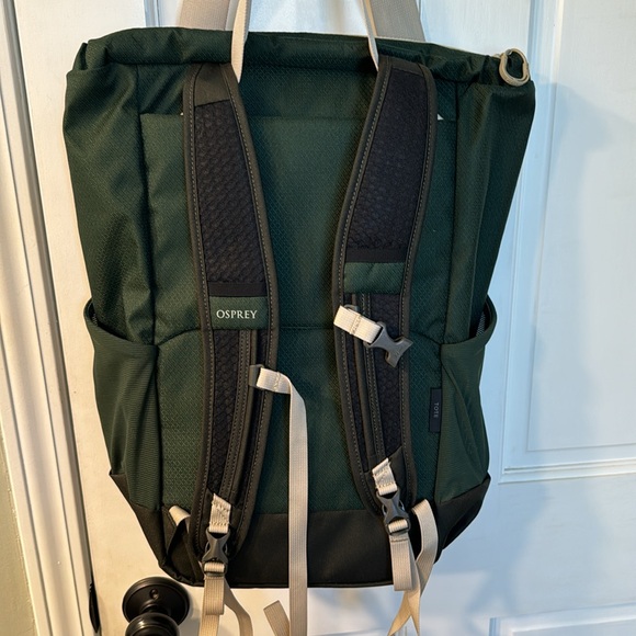 OSPREY Green Daylite Backpack - Picture 3 of 7